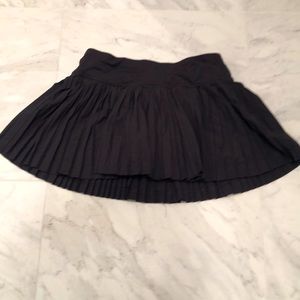 Great condition lululemon pleated black skirt